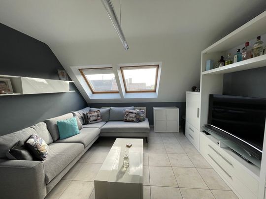 BURST - Gezellig dakappartement met binnenstaanplaats. - Photo 1