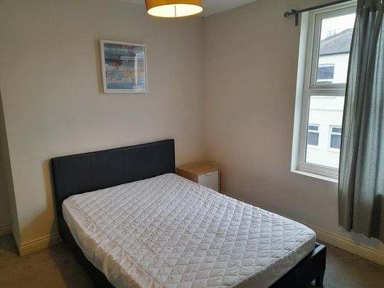 1 bedroom in a house share to rent - Photo 1