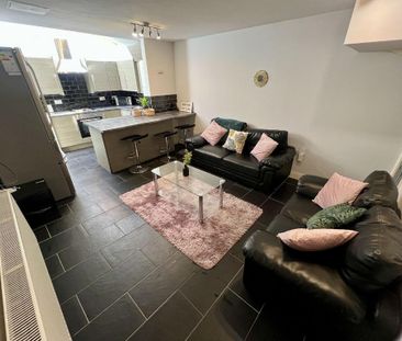 1 bedroom in a house share to rent - Photo 3