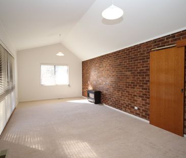 18 Feakes Place, Campbell ACT 2612 - House For Rent | Domain - Photo 2