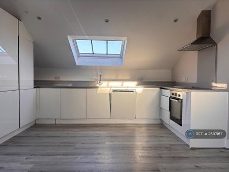 2 bedroom flat to rent - Photo 2