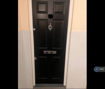 3 bedroom flat to rent - Photo 5