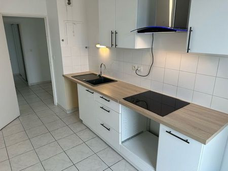 Appartement 3 pièces 69m2 MARSEILLE 5EME 1 130 euros - Photo 4