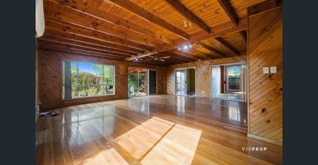 Spacious 4-Bedroom Family Home with Two Living Areas - Photo 2