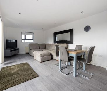 2 bedroom penthouse to rent - Photo 1