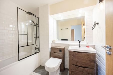 3 bedroom flat to rent - Photo 5