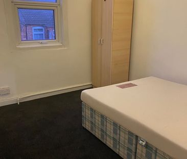 5 Bed Terraced House, East Park Rd, LE5 - Photo 4