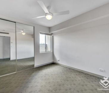 Furnished modern two bedrooms, walking to UQ - Photo 6