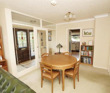 3 bedroom detached bungalow to rent - Photo 5