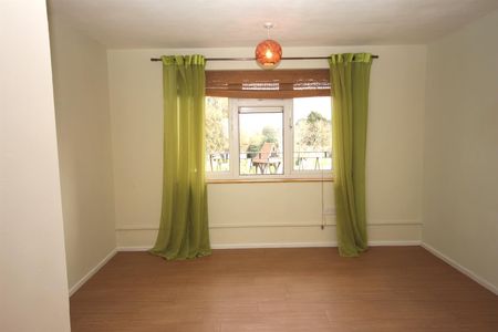 1 bedroom Apartment to let - Photo 4