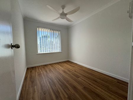 32 Goomarl Street, Dudley Park WA 6210 - House For Rent - $515 | Domain - Photo 5