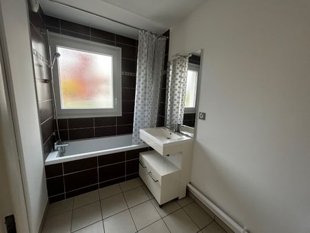 Location Appartement 3 pièces 64m² QUESNOY SUR DEULE 59890 - Photo 3