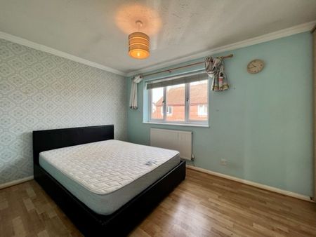 Middleton Gardens, Basingstoke, Hampshire, RG21 - Photo 3