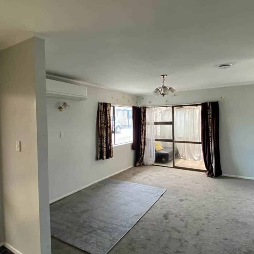 Tidy & Secured family home - Photo 1