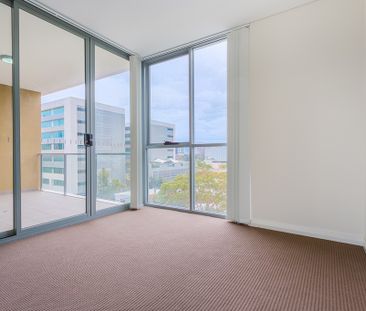 Leasing Opportunity: Modern 1+Study Apartment in Prime Mascot Location - Photo 6