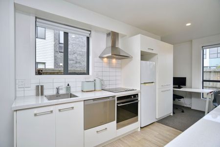 Stylish Living on the Edge! - Photo 5