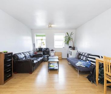 Located minutes to Stoke Newington overground and all local amenities - Photo 6