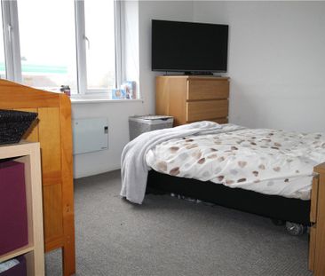 Guildford Road, Lightwater, Surrey, GU18 5SD - Photo 4