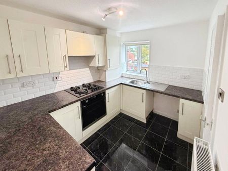 2 bedroom flat to rent - Photo 4