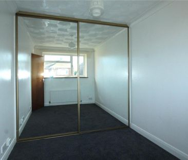 4 bedroom end of terrace house to rent - Photo 3