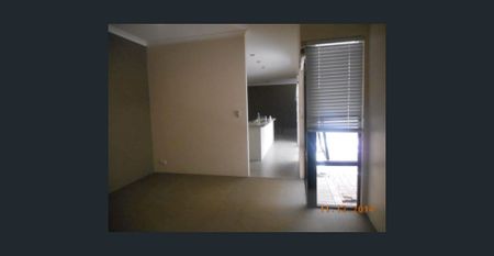 CENTRAL TO EVERYTHING. - Photo 2