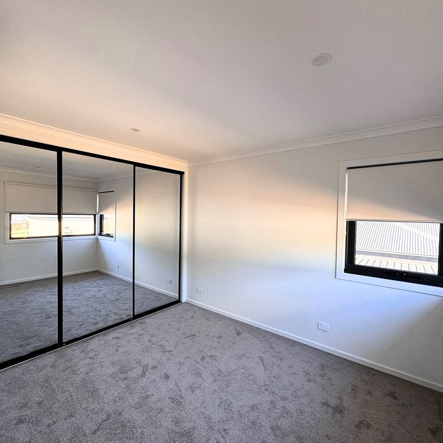 Brand New Luxury Living in the Heart of Mount Evelyn - Photo 1