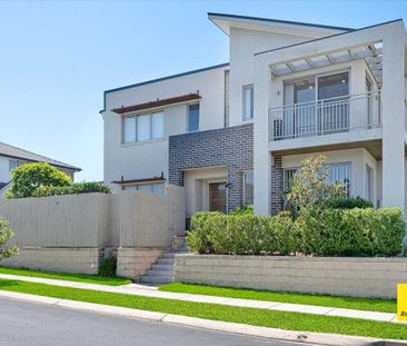 Elegant House Close to Amenities - Photo 6