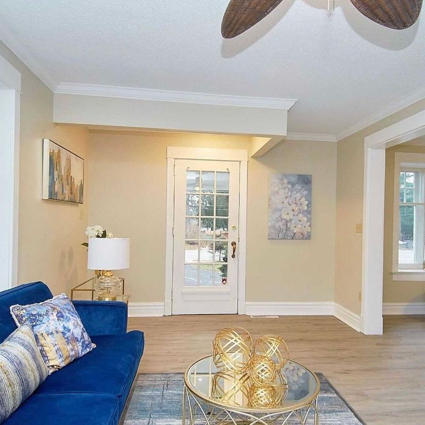 For Lease - 1395 Lorne Park Road, Mississauga, Ontario - Photo 1