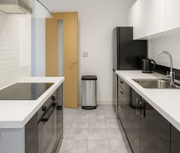 Room in a Shared Flat, Southside, B5 - Photo 6