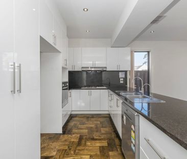 Positioned for convenience - Photo 3