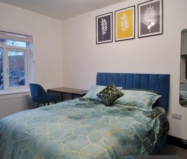 3 bedroom flat to rent - Photo 3