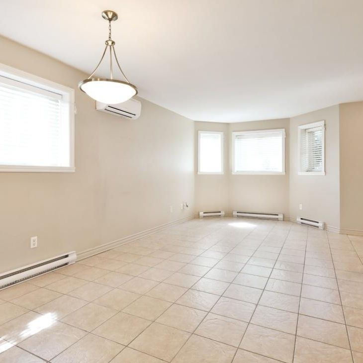 Appartement à louer - Laval (Chomedey) (Carrefour Saint-Martin) - Photo 1