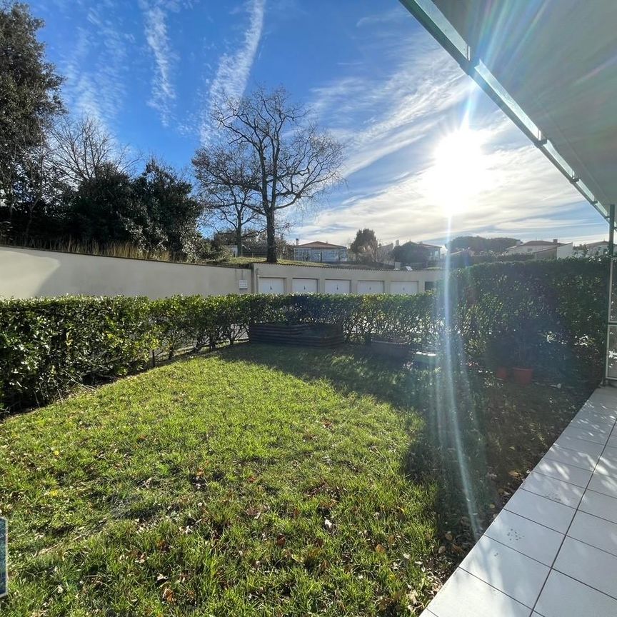 Location Appartement 2 pièces 42m² ST GEORGES DE DIDONNE 17110 - Photo 1