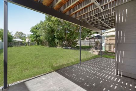 Perfect Family Home in Wynnum West - Photo 4