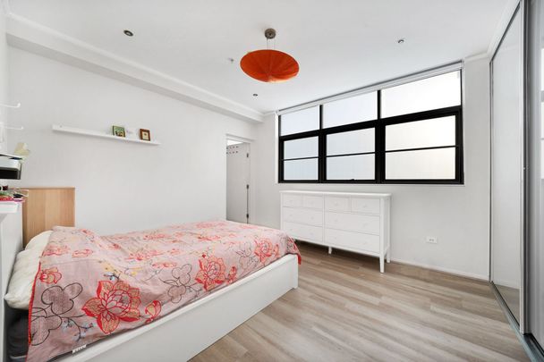 Large three bedroom apartment in the Heart of Maroubra Junction - Photo 1