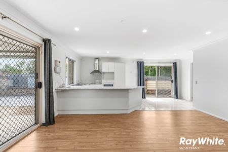 Spacious Family Home with Two Ensuited Bedrooms - Photo 2