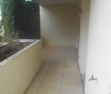 Location Appartement 2 pièces 48m² NEUVILLE SUR SAONE 69250 - Photo 3