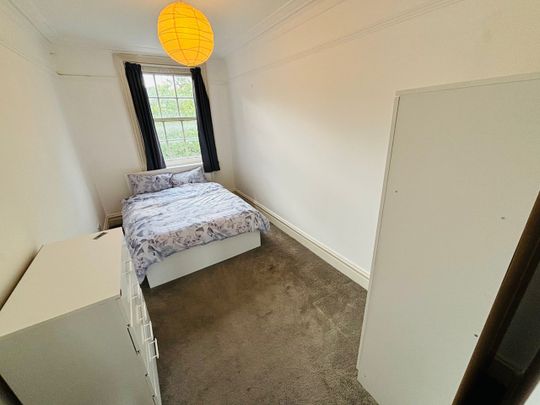 Room in a Shared Flat, Lewisham, SE13 - Photo 1
