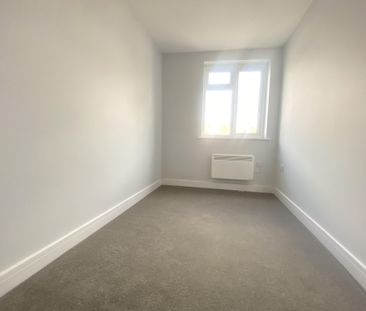 Bitterne Road, Southampton - Photo 2