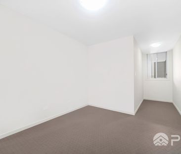 Nearly new 2 bedroom cosy modern apartment now for lease! - Photo 3