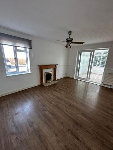 3 bedroom terraced house to rent - Photo 2