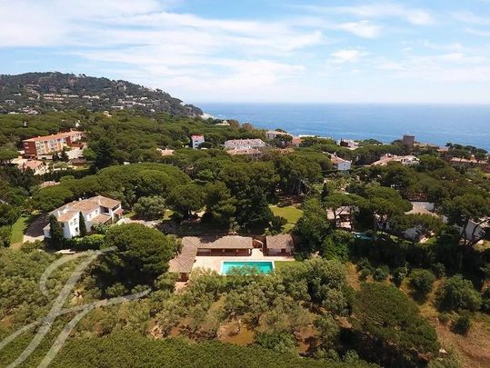 8 room luxury Villa for rent in Calella de Palafrugell, Catalonia - Photo 1