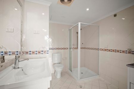 Modern 1 Bedroom Apartment with District Views - Photo 4