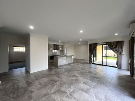 Millbridge - 4x2 Family Home - Photo 3