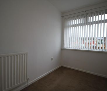 3 bedroom detached house to rent - Photo 3