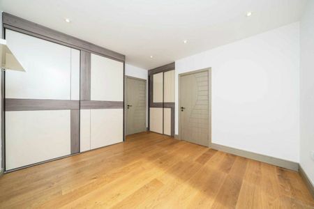 Stile Hall Parade, Chiswick, W4 - Photo 3