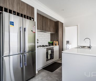 The Perfect Townhouse! - Photo 2