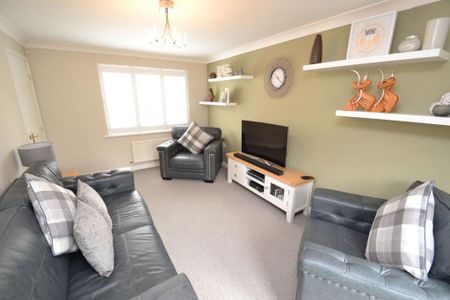 3 bedroom semi-detached house to rent - Photo 2