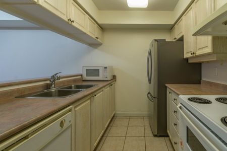 For Lease - 18 Sommerset Way Unit# 805, Toronto, Ontario - Photo 4