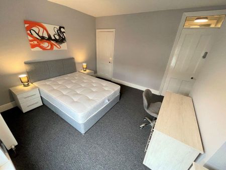 1 bedroom in a house share to rent - Photo 4